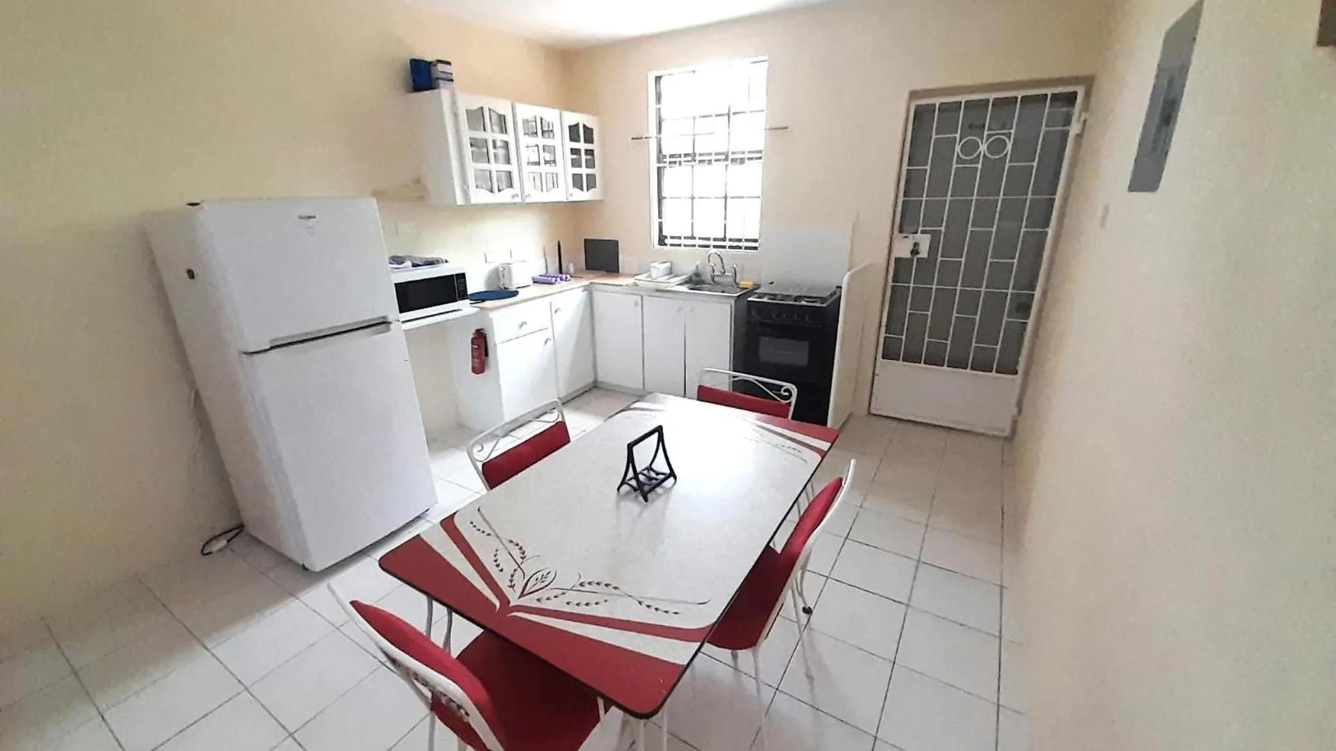קרייסט צ'רץ' Coastal View Apt #1 - 2 Bed 0*, קרייסט צ'רץ' ברבדוס