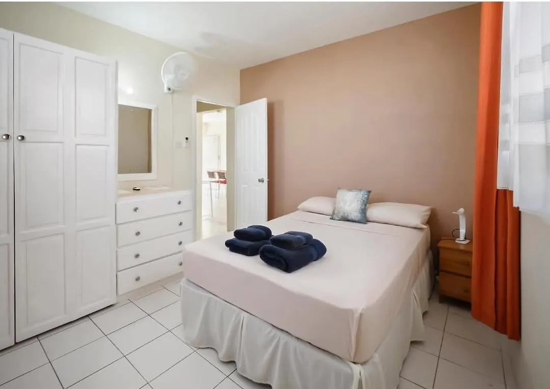 Coastal View Apt #1 - 2 Bed Christ Church 0*,