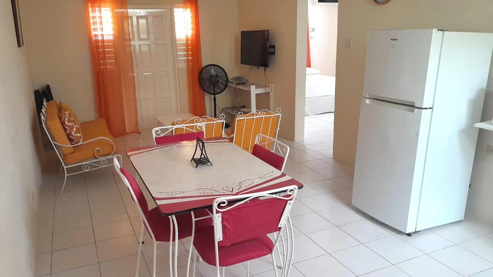 Апартаменты Coastal View Apt #1 - 2 Bed Крайст-Черч