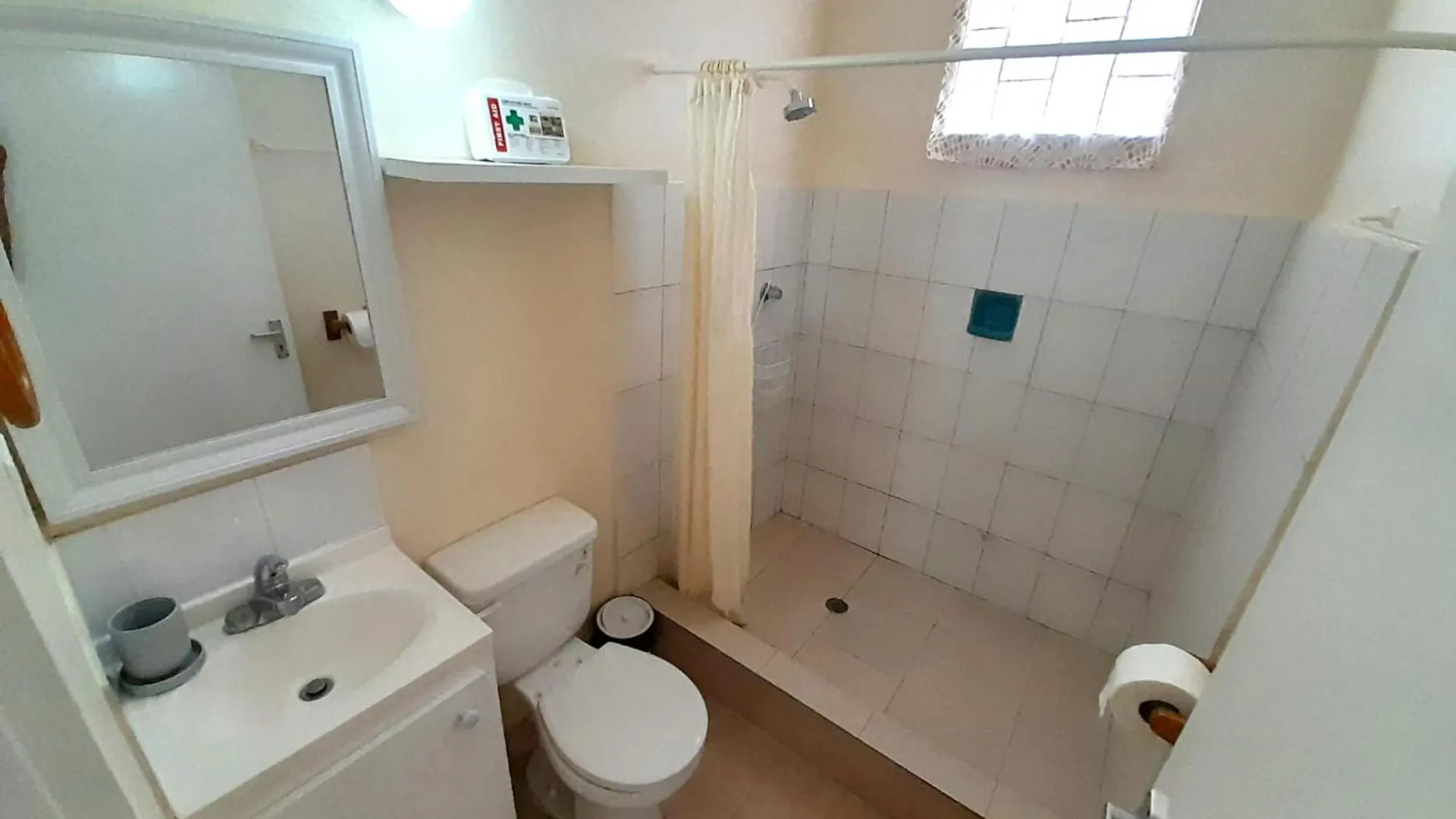 Апартаменты Coastal View Apt #1 - 2 Bed Крайст-Черч